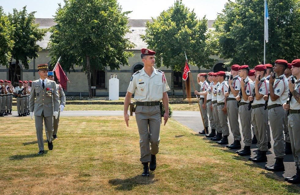 Tarbes : passation de commandement au 1er régiment de hussards parachutistes