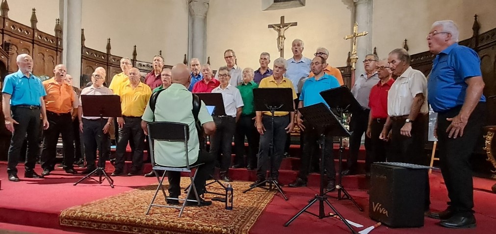 Une église comble pour le concert de « Voxitanie » à Argelès-Gazost