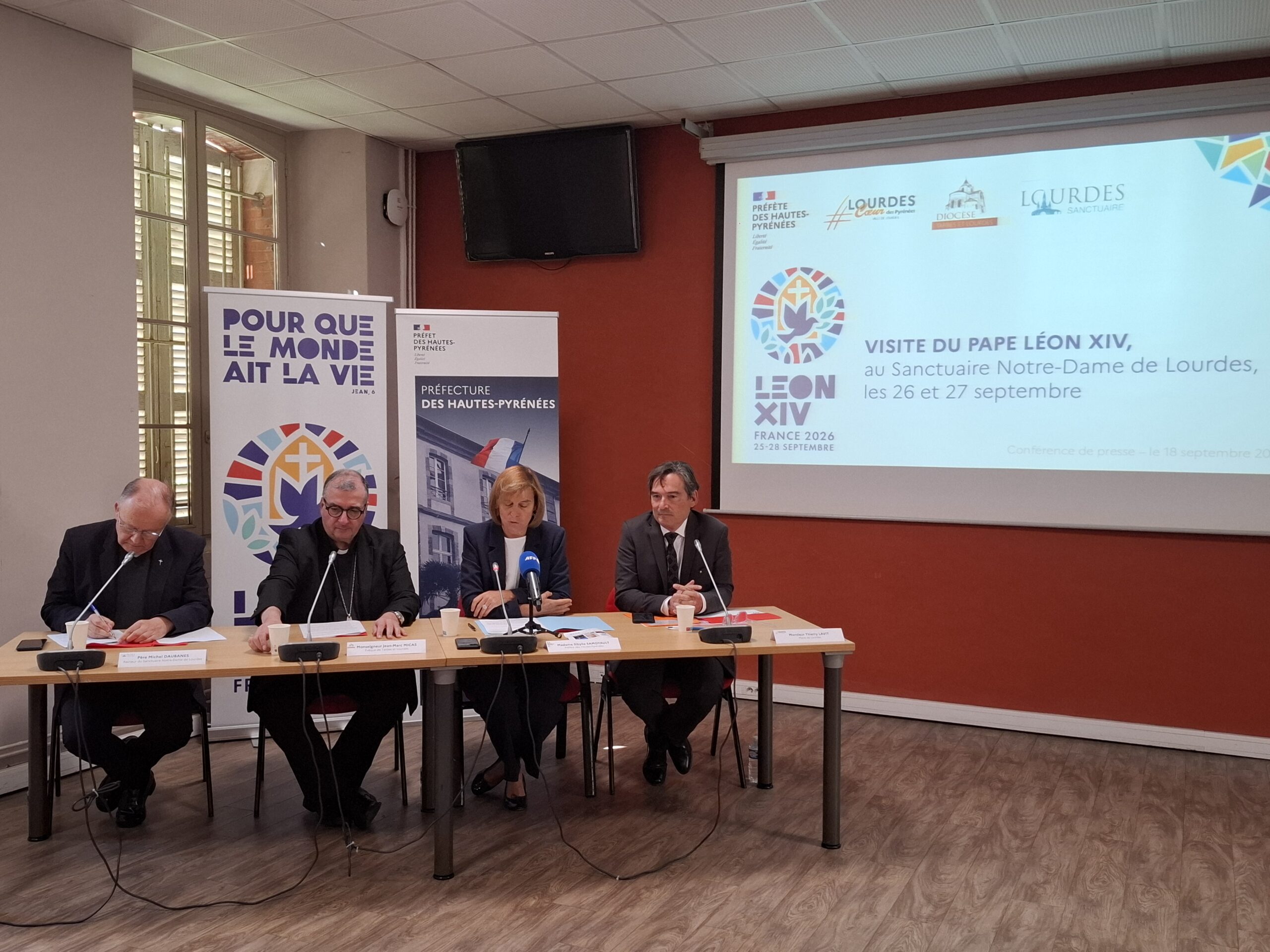 Dernière Conférence de presse tripartite (Diocèse, Préfecture, Ville) concernant la visite du Pape Léon XIV au Sanctuaire Notre-Dame de Lourdes les 26 et 27 septembre avec l’accueil de 200 000 personnes