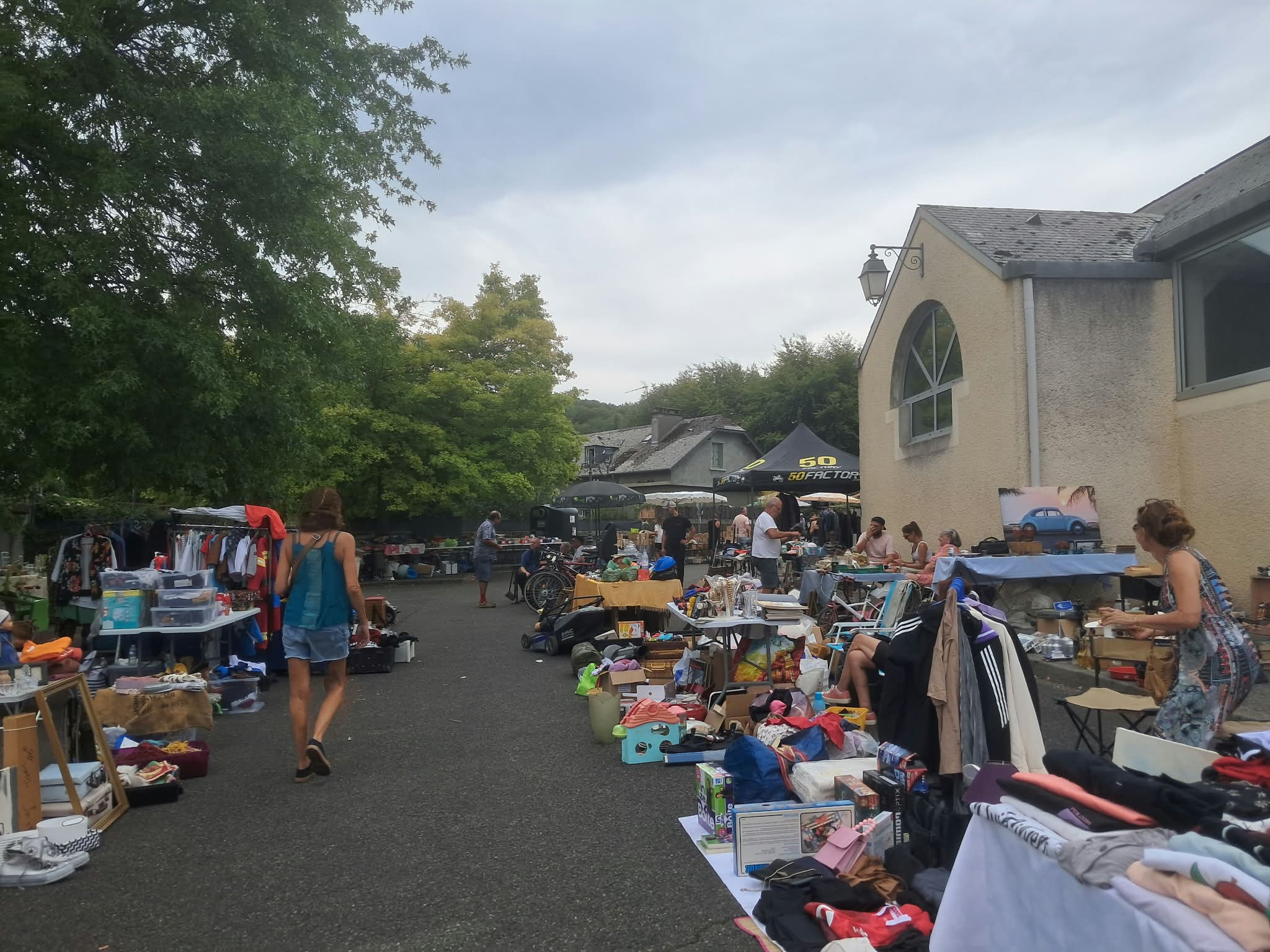 Bartrès en mode vide-greniers