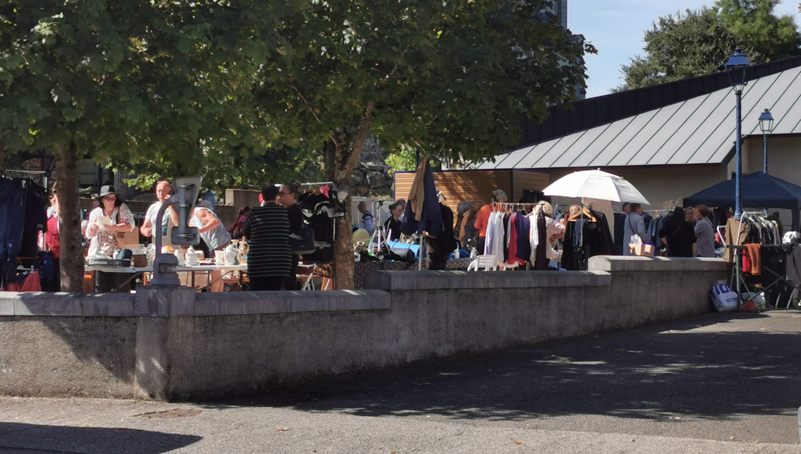 Adé : vide-greniers de l’association « Adécole », le 4 octobre