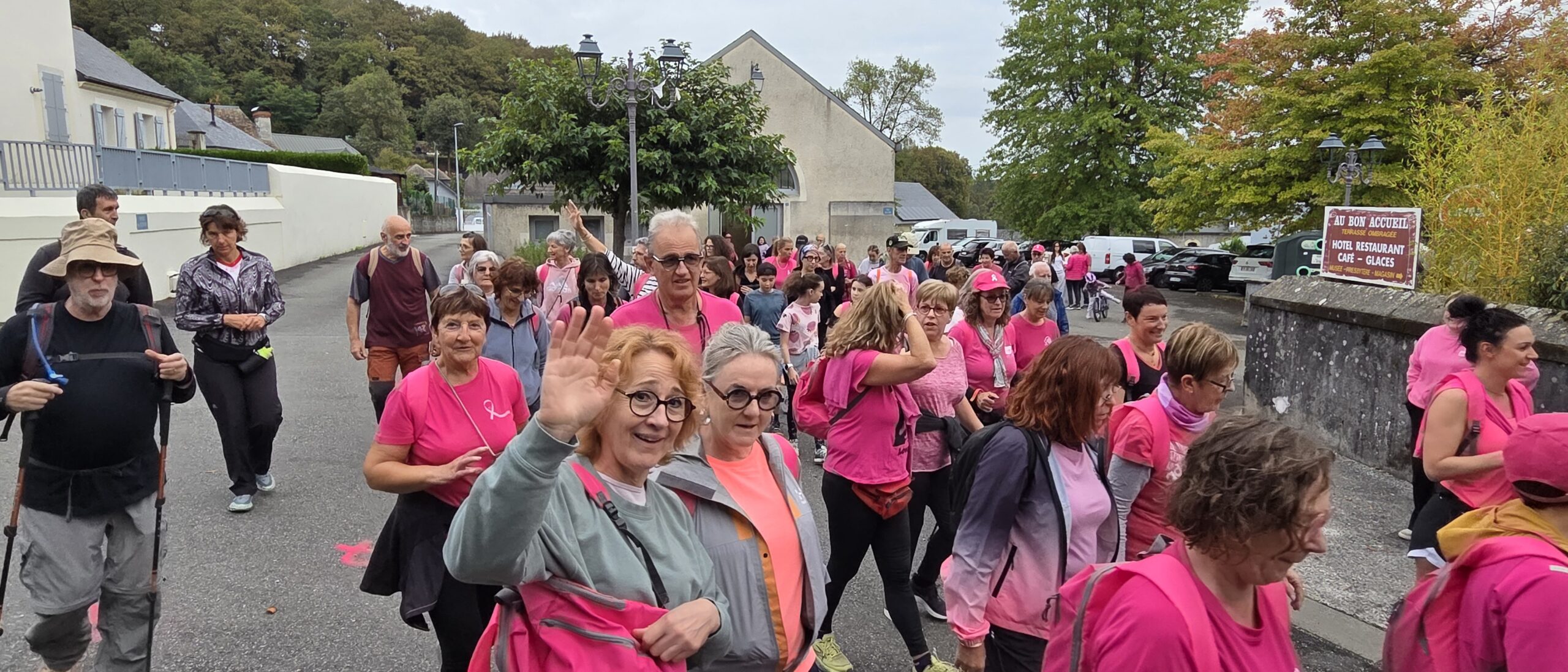 Octobre Rose à Bartrès : plus de 80 participants pour une marche solidaire